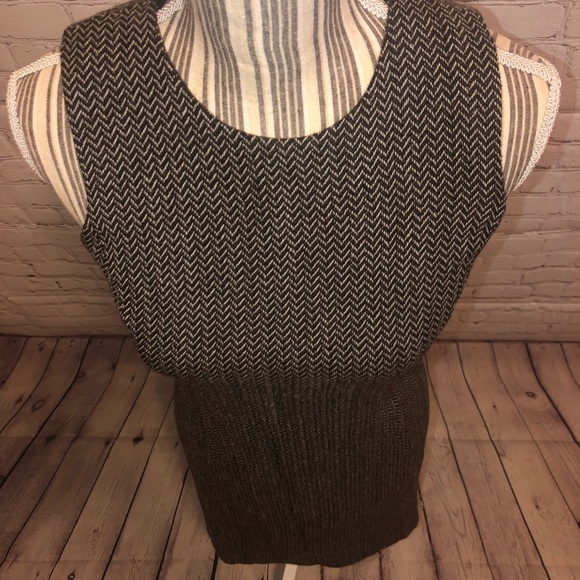 Ann Taylor Sleeveless 100% Wool Dress. - Picture 3 of 7